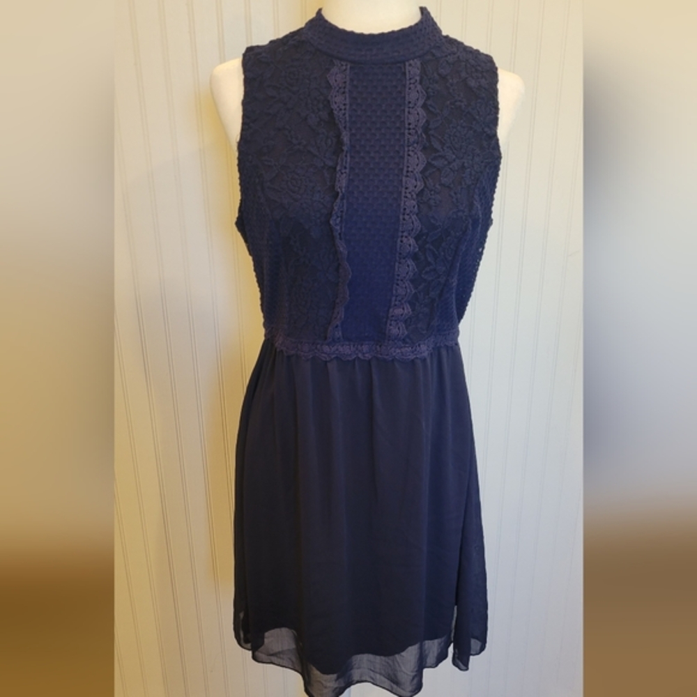 Navy Bailey Blue sleeveless lace topped dress size medium. Worn 3 times.